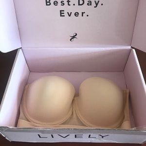 LIVELY NWT Strapless bra